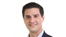 Nissan Elimelech, founder of Augmedics