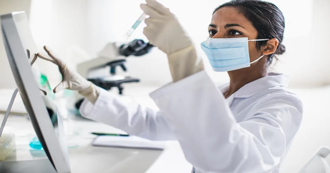 Scientist working in the laboratory Scientist working in the laboratory